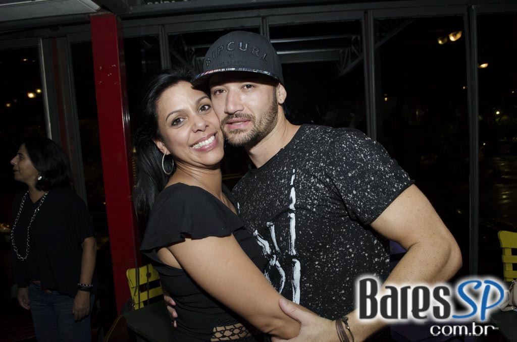 Favela da Vila comemorou 5 anos com show de Arlindo Cruz e convidados Favela da Vila comemorou 5 anos com show de Arlindo Cruz e convidados