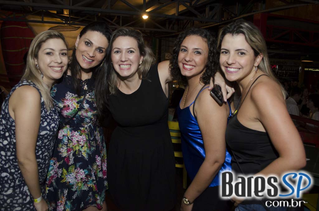 Favela da Vila comemorou 5 anos com show de Arlindo Cruz e convidados Favela da Vila comemorou 5 anos com show de Arlindo Cruz e convidados