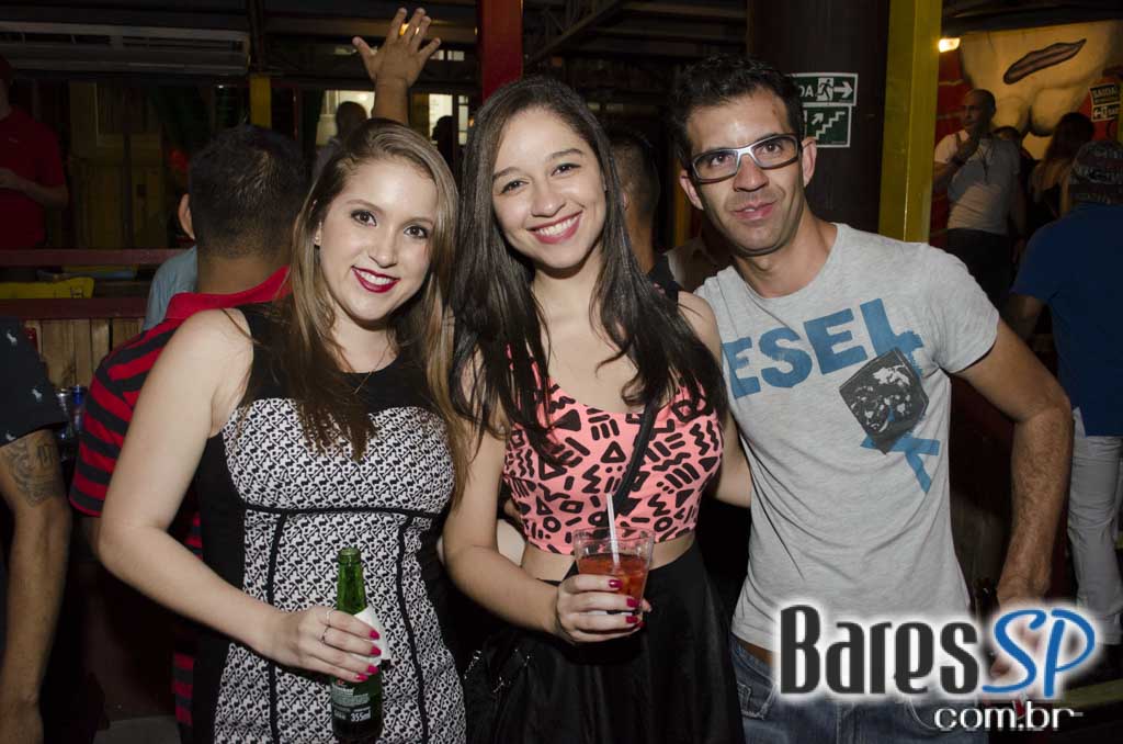 Favela da Vila comemorou 5 anos com show de Arlindo Cruz e convidados Favela da Vila comemorou 5 anos com show de Arlindo Cruz e convidados