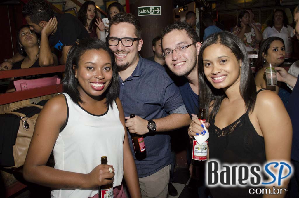 Favela da Vila comemorou 5 anos com show de Arlindo Cruz e convidados Favela da Vila comemorou 5 anos com show de Arlindo Cruz e convidados