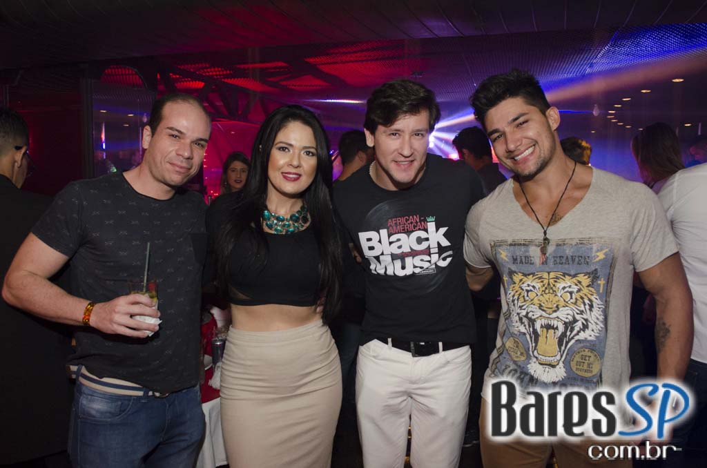 Balada Love Story comemorou 24 anos com Dupla Crossover e convidados Balada Love Story comemorou 24 anos com Dupla Crossover e convidados