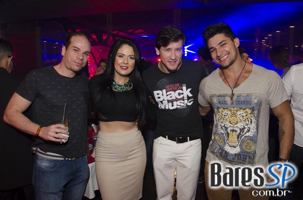 Balada Love Story comemorou 24 anos com Dupla Crossover e convidados Balada Love Story comemorou 24 anos com Dupla Crossover e convidados