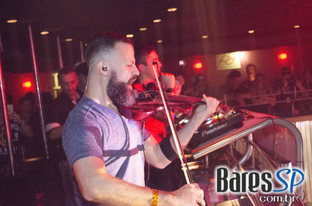 Balada Love Story comemorou 24 anos com Dupla Crossover e convidados Balada Love Story comemorou 24 anos com Dupla Crossover e convidados