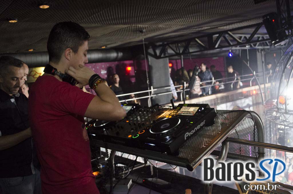 Balada Love Story comemorou 24 anos com Dupla Crossover e convidados Balada Love Story comemorou 24 anos com Dupla Crossover e convidados