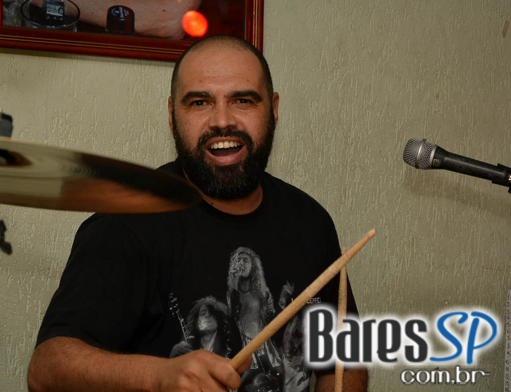 Banda Cegos, Surdos e Loucos comandaram o sábado com muito rock no Capital da Villa Banda Cegos, Surdos e Loucos comandaram o sábado com muito rock no Capital da Villa