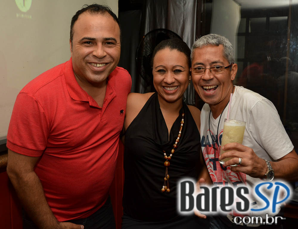 Banda Cegos, Surdos e Loucos comandaram o sábado com muito rock no Capital da Villa Banda Cegos, Surdos e Loucos comandaram o sábado com muito rock no Capital da Villa