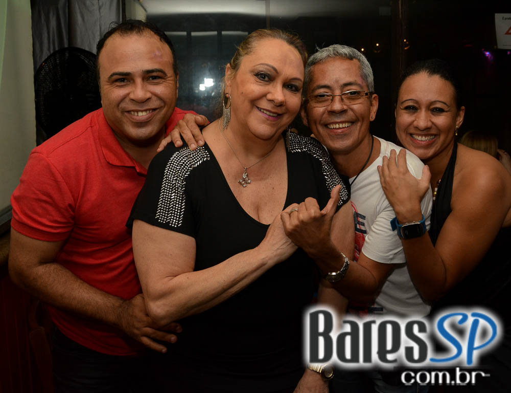 Banda Cegos, Surdos e Loucos comandaram o sábado com muito rock no Capital da Villa Banda Cegos, Surdos e Loucos comandaram o sábado com muito rock no Capital da Villa