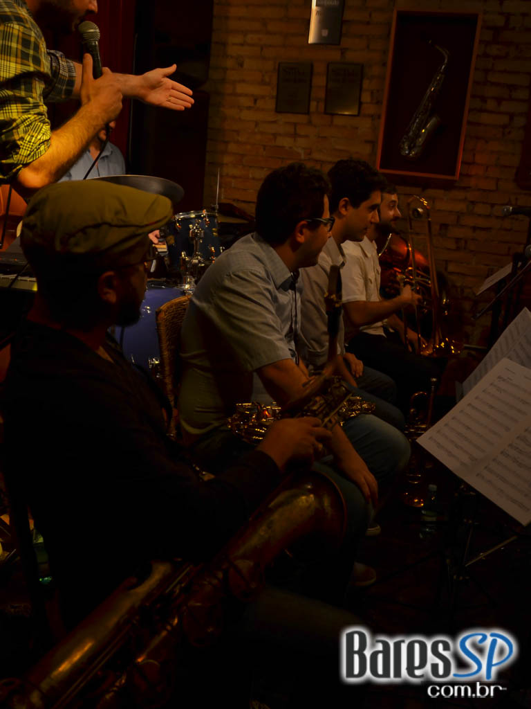 Bar Madeleine apresentou banda Coletivo Imaginário que tocou Miles Davis na quinta Bar Madeleine apresentou banda Coletivo Imaginário que tocou Miles Davis na quinta