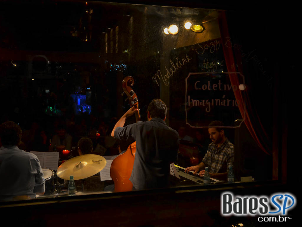 Bar Madeleine apresentou banda Coletivo Imaginário que tocou Miles Davis na quinta Bar Madeleine apresentou banda Coletivo Imaginário que tocou Miles Davis na quinta