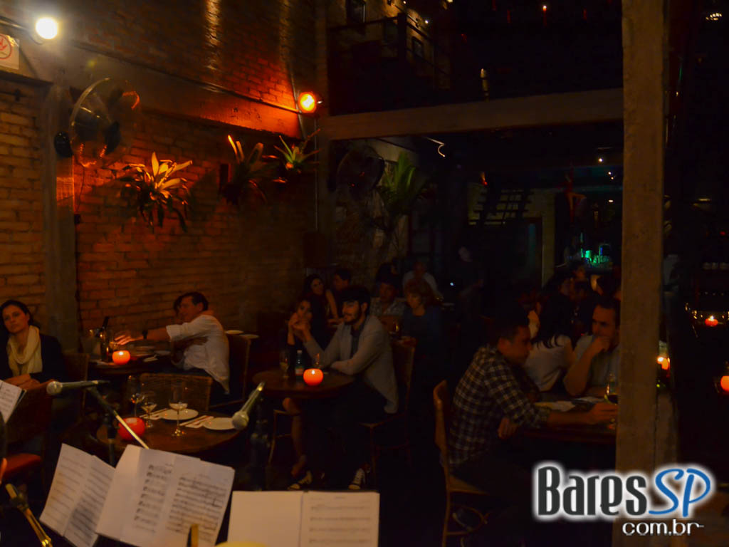 Bar Madeleine apresentou banda Coletivo Imaginário que tocou Miles Davis na quinta Bar Madeleine apresentou banda Coletivo Imaginário que tocou Miles Davis na quinta