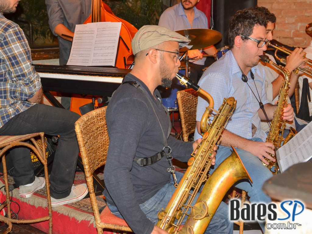 Bar Madeleine apresentou banda Coletivo Imaginário que tocou Miles Davis na quinta Bar Madeleine apresentou banda Coletivo Imaginário que tocou Miles Davis na quinta