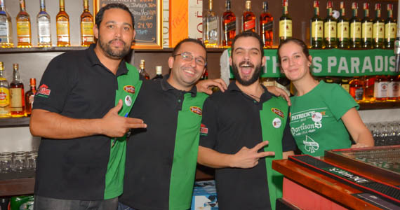 Partisans Pub apresentou show da banda Rock in Black que agitou a sexta