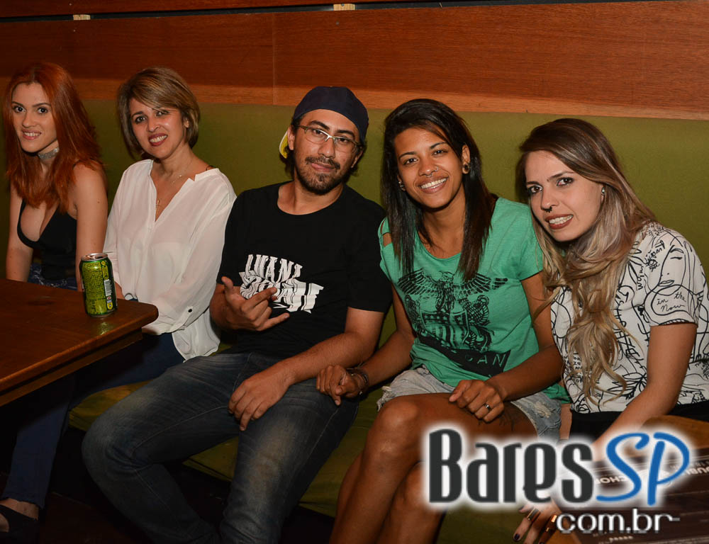 Lançamento do CD da cantora Luana Camarah, ex-The Voice no Ozzy Stage Bar Lançamento do CD da cantora Luana Camarah, ex-The Voice no Ozzy Stage Bar