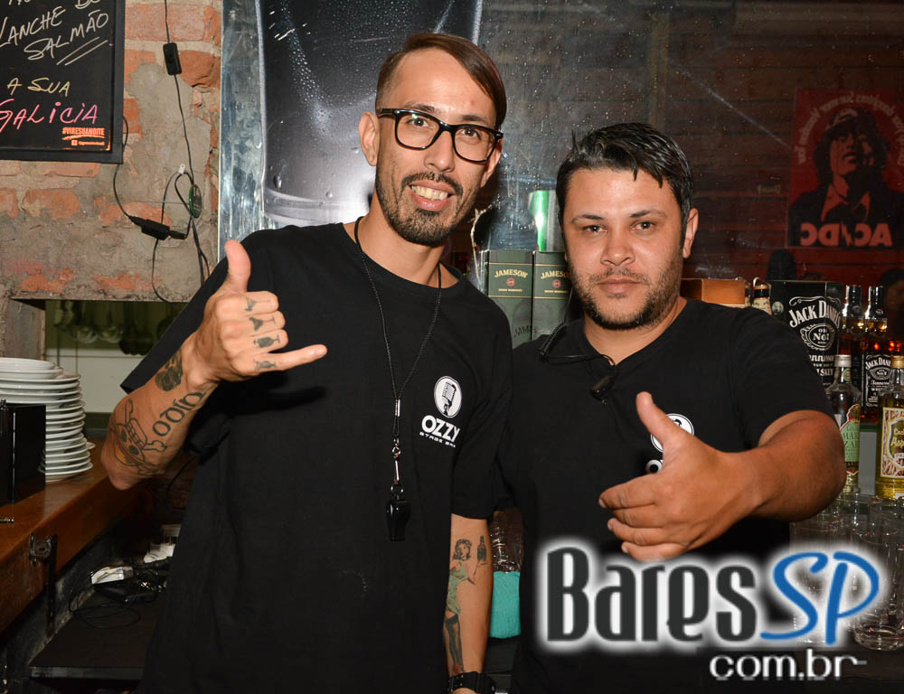 Lançamento do CD da cantora Luana Camarah, ex-The Voice no Ozzy Stage Bar Lançamento do CD da cantora Luana Camarah, ex-The Voice no Ozzy Stage Bar