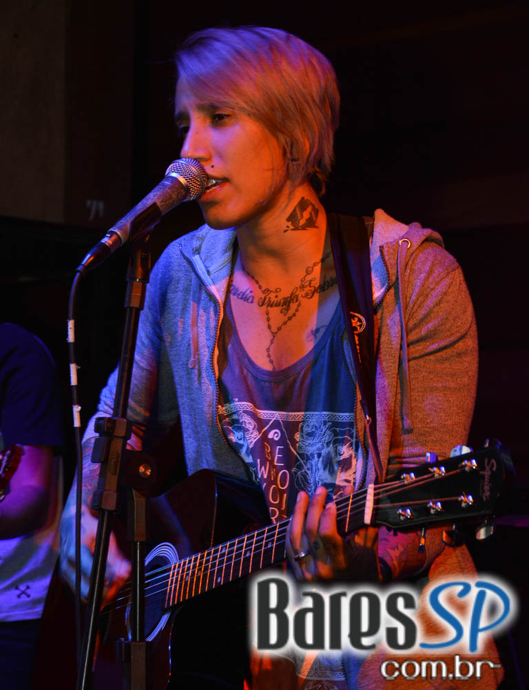 Lançamento do CD da cantora Luana Camarah, ex-The Voice no Ozzy Stage Bar Lançamento do CD da cantora Luana Camarah, ex-The Voice no Ozzy Stage Bar