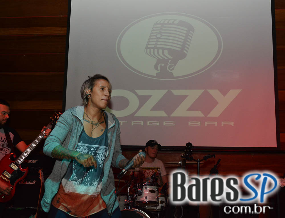 Lançamento do CD da cantora Luana Camarah, ex-The Voice no Ozzy Stage Bar Lançamento do CD da cantora Luana Camarah, ex-The Voice no Ozzy Stage Bar