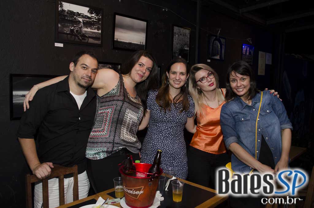 Garrafas Bar recebeu show do Grupo Turma do Porão que animou a quinta Garrafas Bar recebeu show do Grupo Turma do Porão que animou a quinta