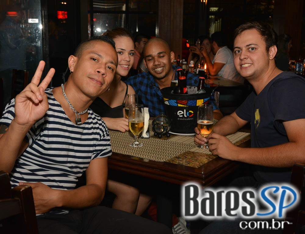 The Orleans recebeu Banda Ambervision que tocou seus sucessos na sexta The Orleans recebeu Banda Ambervision que tocou seus sucessos na sexta