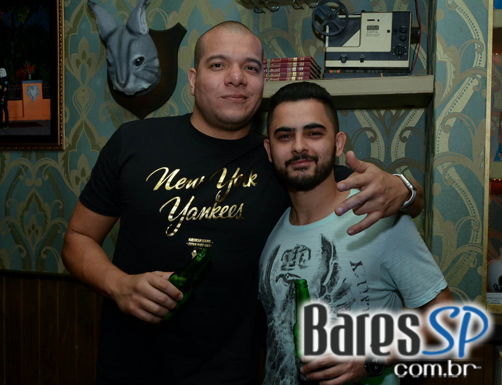 Casa 92 apresentou Dj André Ceciliato e convidados que animaram a sexta Casa 92 apresentou Dj André Ceciliato e convidados que animaram a sexta