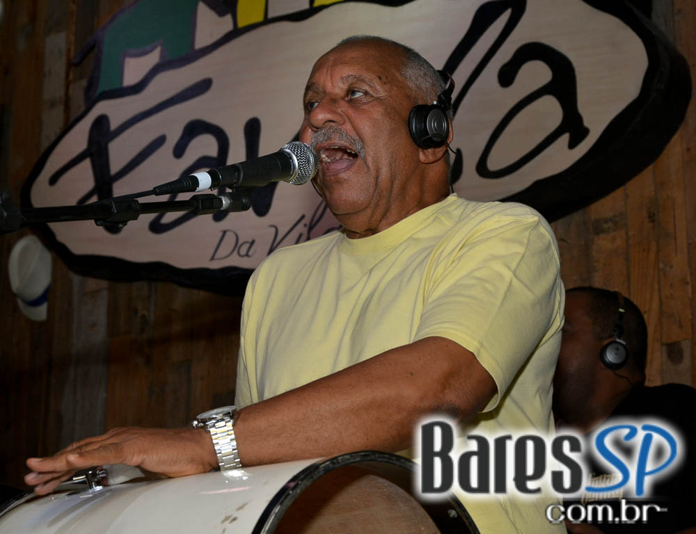 Grupo Fundo de Quintal tocou sucessos da carreira no Favela da Vila Grupo Fundo de Quintal tocou sucessos da carreira no Favela da Vila