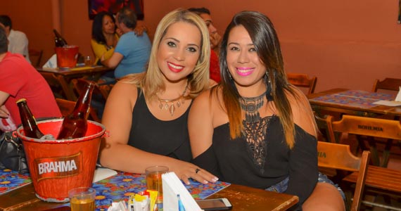 Noite Especial com Cleber Augusto e Dayse do Banjo agitaram o Traço de União Noite Especial com Cleber Augusto e Dayse do Banjo agitaram o Traço de União