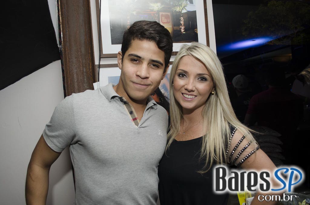 Grupo Pixote cantou sucessos no palco do Blá Bar na quinta feira Grupo Pixote cantou sucessos no palco do Blá Bar na quinta feira