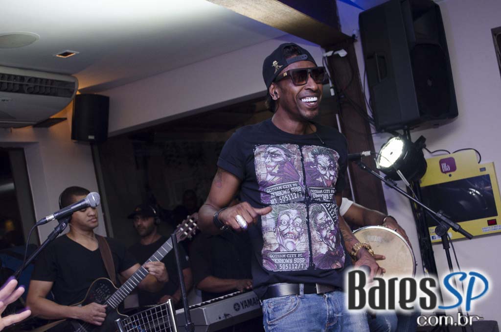 Grupo Pixote cantou sucessos no palco do Blá Bar na quinta feira Grupo Pixote cantou sucessos no palco do Blá Bar na quinta feira