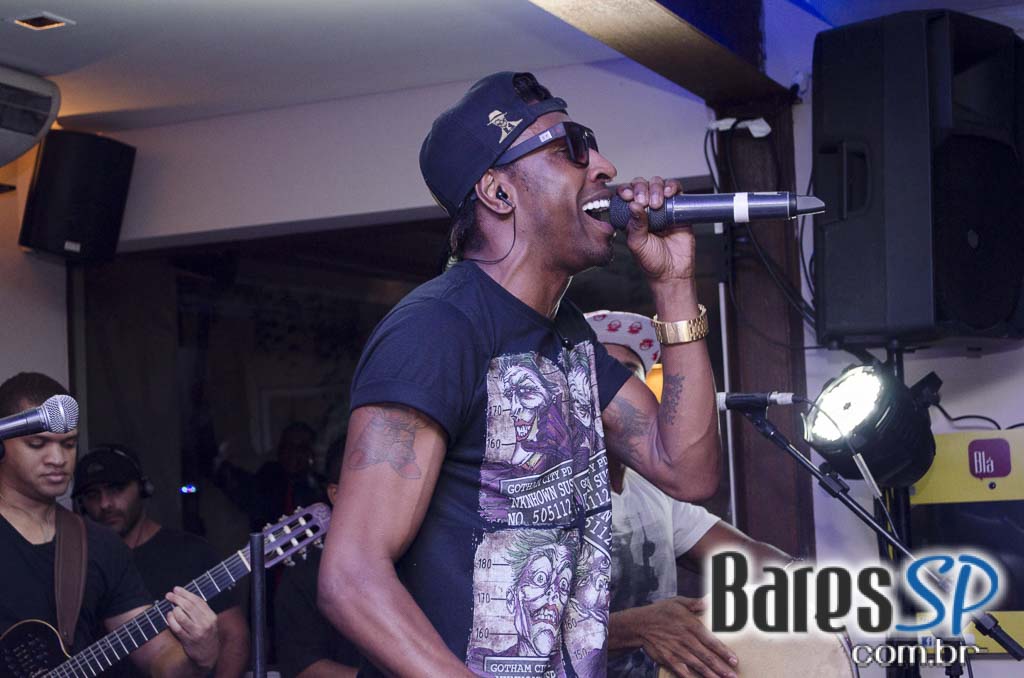 Grupo Pixote cantou sucessos no palco do Blá Bar na quinta feira Grupo Pixote cantou sucessos no palco do Blá Bar na quinta feira