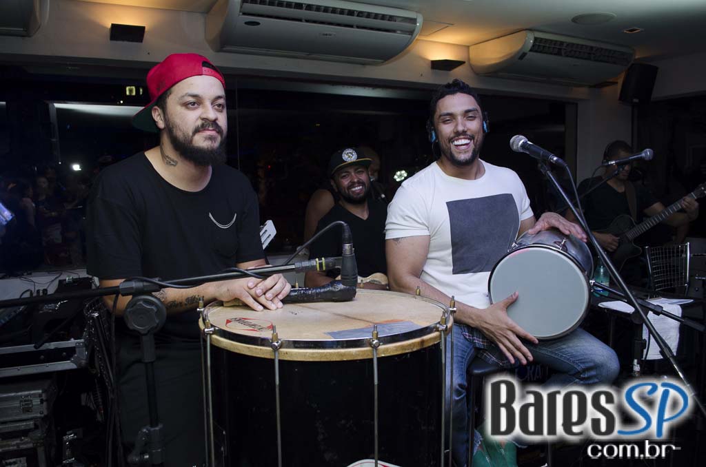 Grupo Pixote cantou sucessos no palco do Blá Bar na quinta feira Grupo Pixote cantou sucessos no palco do Blá Bar na quinta feira
