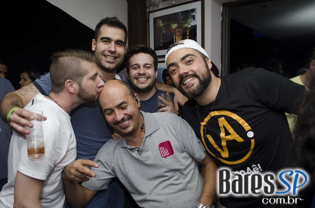 Grupo Pixote cantou sucessos no palco do Blá Bar na quinta feira Grupo Pixote cantou sucessos no palco do Blá Bar na quinta feira