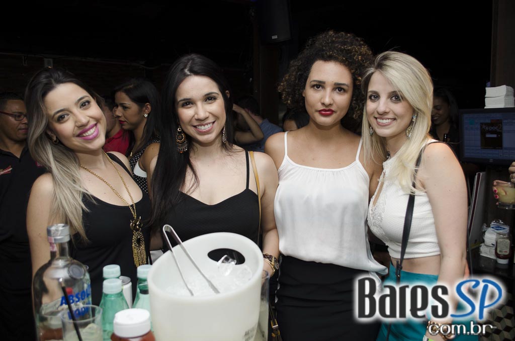 Grupo Pixote cantou sucessos no palco do Blá Bar na quinta feira Grupo Pixote cantou sucessos no palco do Blá Bar na quinta feira