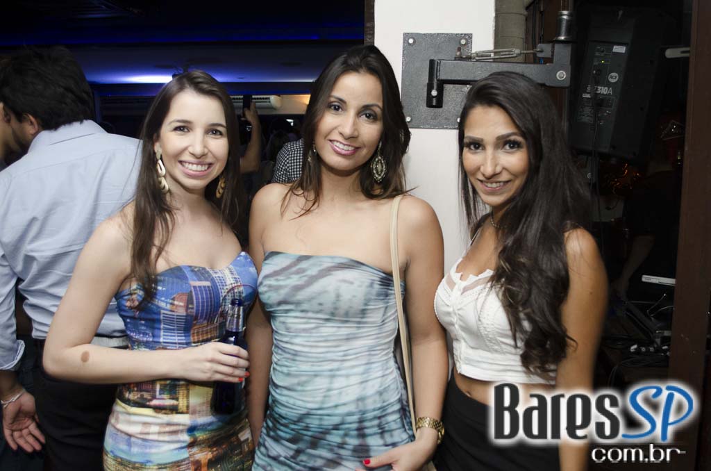 Grupo Pixote cantou sucessos no palco do Blá Bar na quinta feira Grupo Pixote cantou sucessos no palco do Blá Bar na quinta feira