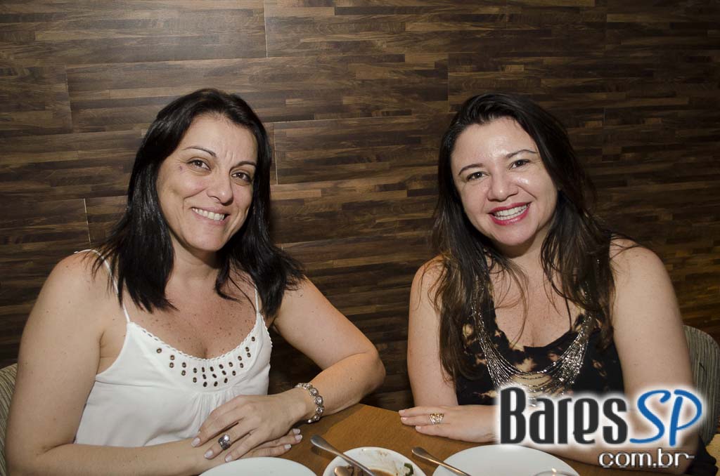 Grupo Pixote cantou sucessos no palco do Blá Bar na quinta feira Grupo Pixote cantou sucessos no palco do Blá Bar na quinta feira