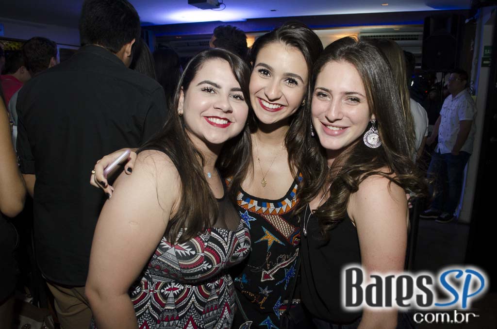 Grupo Pixote cantou sucessos no palco do Blá Bar na quinta feira Grupo Pixote cantou sucessos no palco do Blá Bar na quinta feira