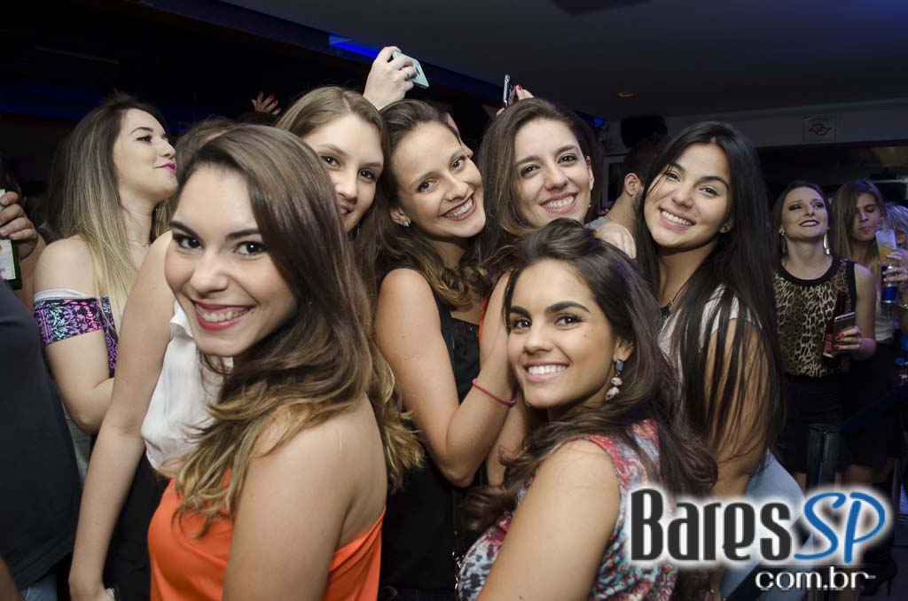 Grupo Pixote cantou sucessos no palco do Blá Bar na quinta feira Grupo Pixote cantou sucessos no palco do Blá Bar na quinta feira