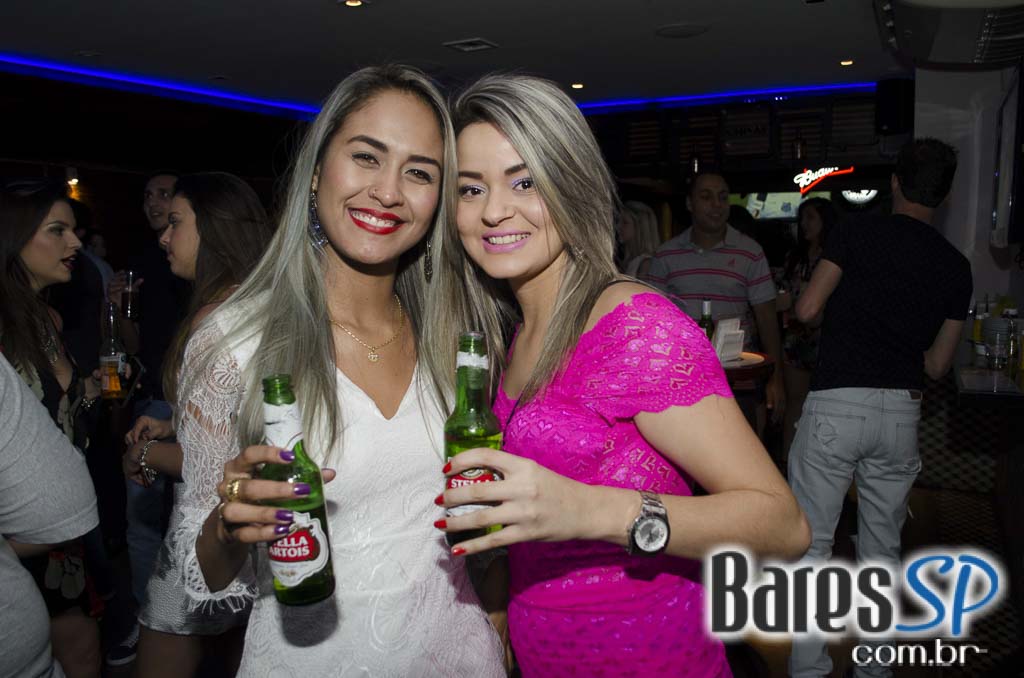 Grupo Pixote cantou sucessos no palco do Blá Bar na quinta feira Grupo Pixote cantou sucessos no palco do Blá Bar na quinta feira