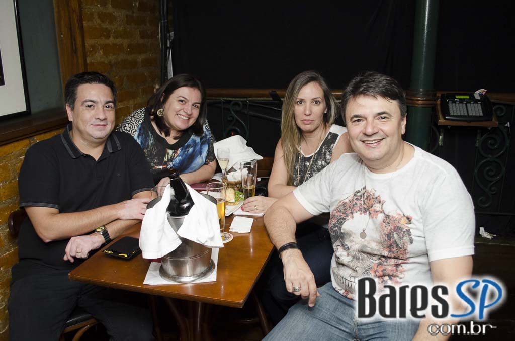 Bourbon Street apresentou repertório eclético do grupo Serial Funkers Bourbon Street apresentou repertório eclético do grupo Serial Funkers