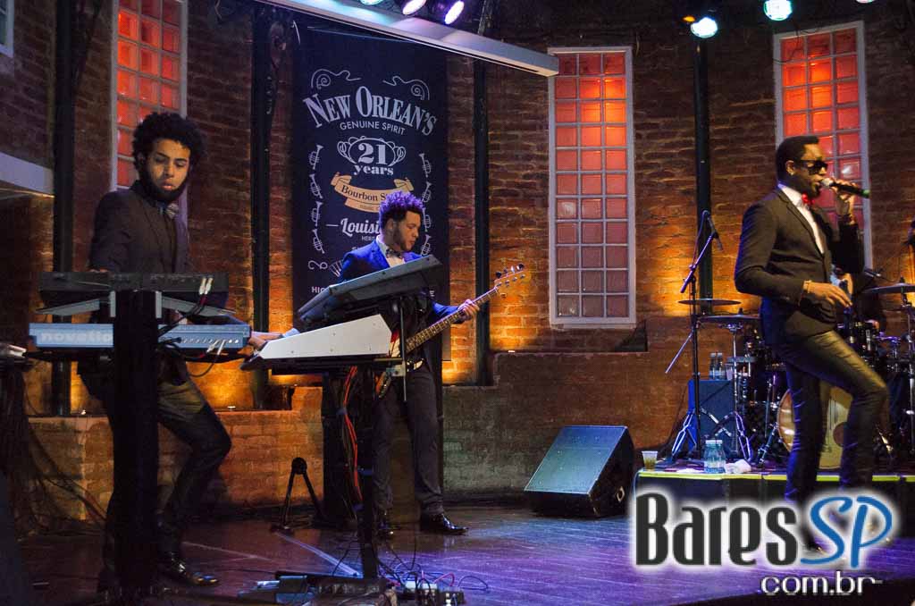 Bourbon Street apresentou repertório eclético do grupo Serial Funkers Bourbon Street apresentou repertório eclético do grupo Serial Funkers
