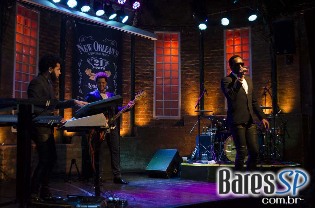 Bourbon Street apresentou repertório eclético do grupo Serial Funkers Bourbon Street apresentou repertório eclético do grupo Serial Funkers