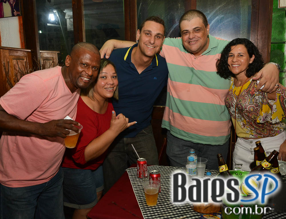 Boteco Boemios recebeu o show do Grupo Na Palma da Mão na sexta Boteco Boemios recebeu o show do Grupo Na Palma da Mão na sexta