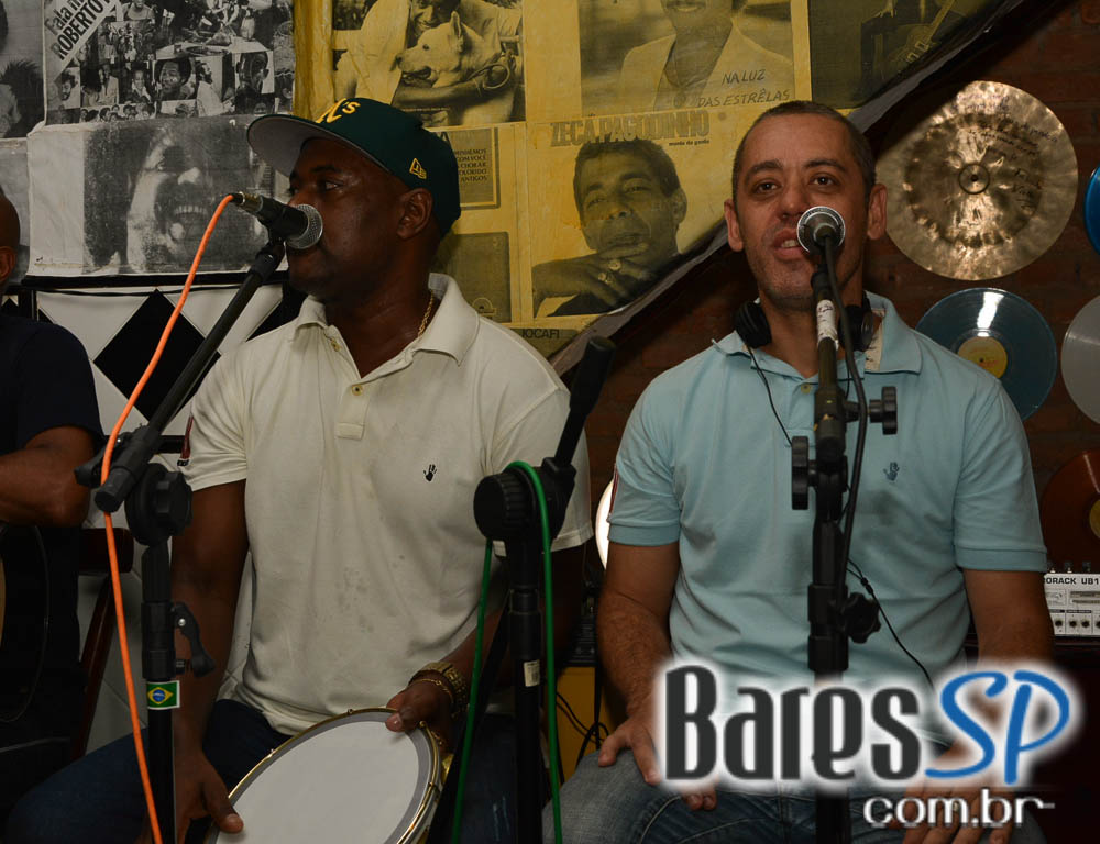 Boteco Boemios recebeu o show do Grupo Na Palma da Mão na sexta Boteco Boemios recebeu o show do Grupo Na Palma da Mão na sexta
