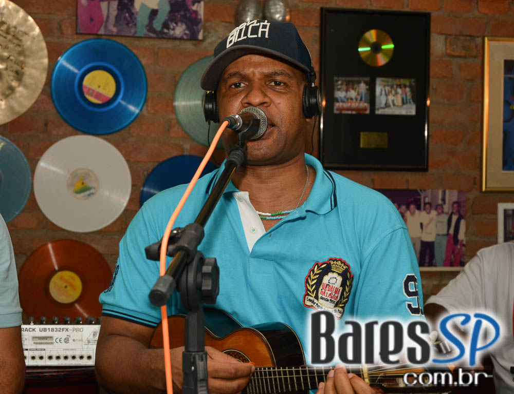 Boteco Boemios recebeu o show do Grupo Na Palma da Mão na sexta Boteco Boemios recebeu o show do Grupo Na Palma da Mão na sexta