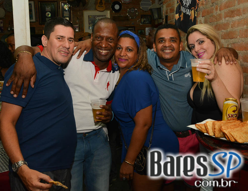 Boteco Boemios recebeu o show do Grupo Na Palma da Mão na sexta Boteco Boemios recebeu o show do Grupo Na Palma da Mão na sexta