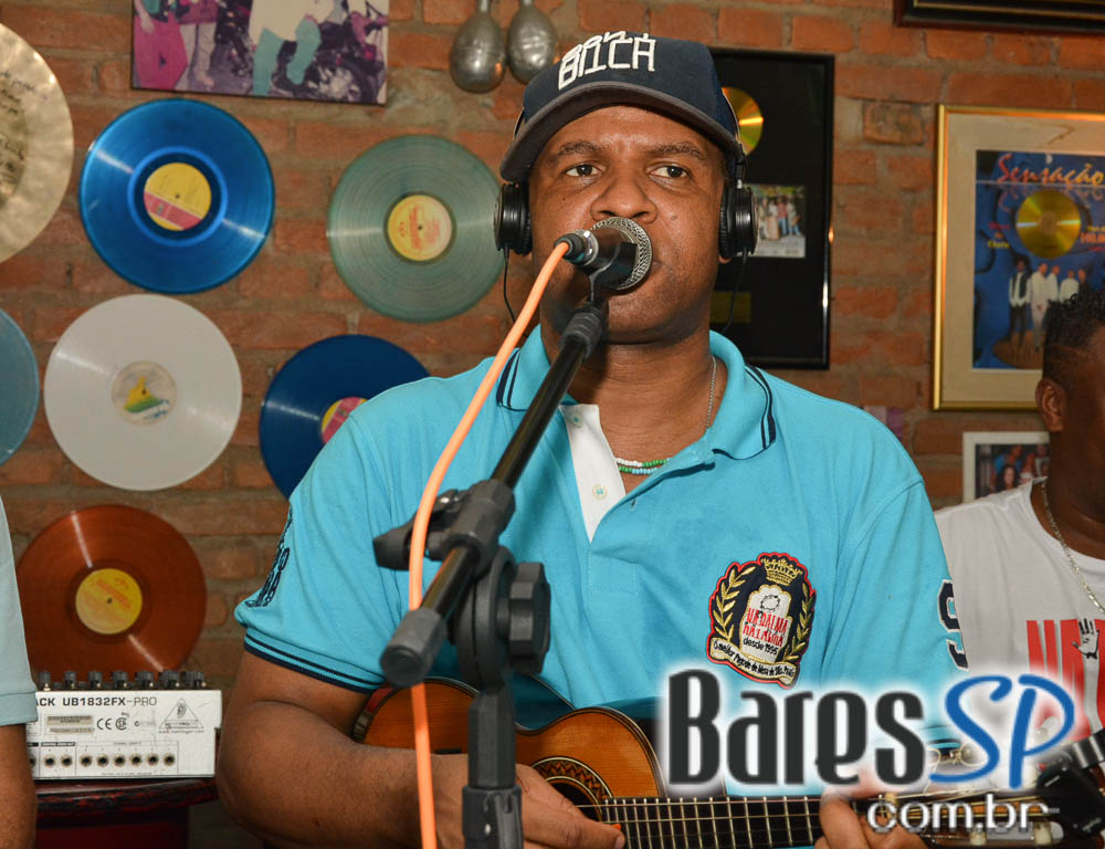 Boteco Boemios recebeu o show do Grupo Na Palma da Mão na sexta Boteco Boemios recebeu o show do Grupo Na Palma da Mão na sexta