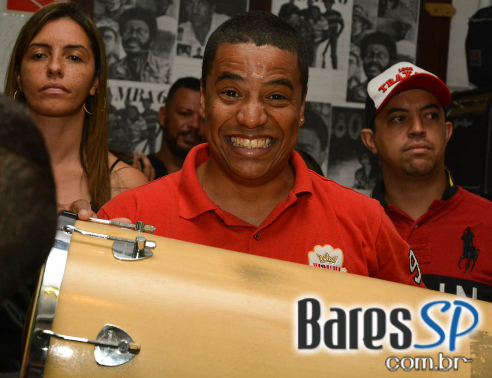 Boteco Boemios recebeu o show do Grupo Na Palma da Mão na sexta Boteco Boemios recebeu o show do Grupo Na Palma da Mão na sexta