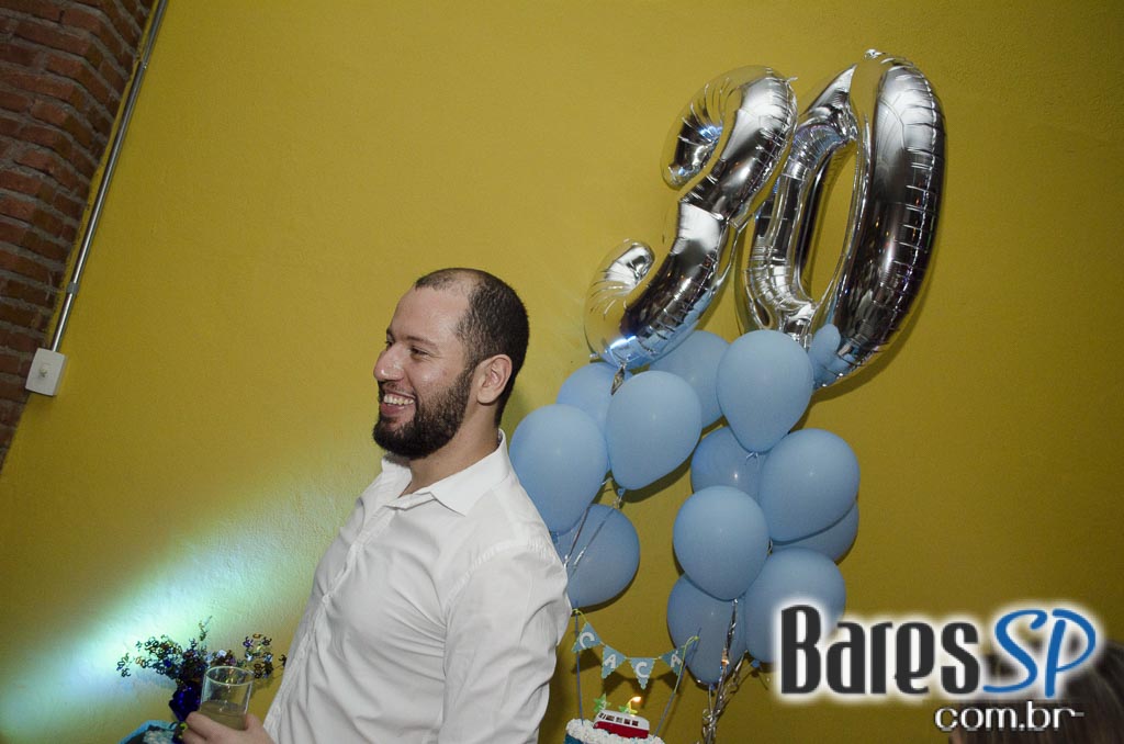 Mahoê recebeu show da cantora Fabiana Delz agitando o happy hour de sexta Mahoê recebeu show da cantora Fabiana Delz agitando o happy hour de sexta