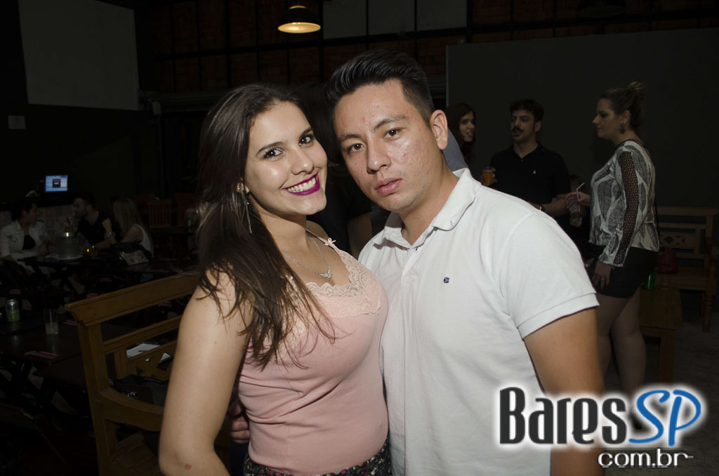 Mahoê recebeu show da cantora Fabiana Delz agitando o happy hour de sexta Mahoê recebeu show da cantora Fabiana Delz agitando o happy hour de sexta