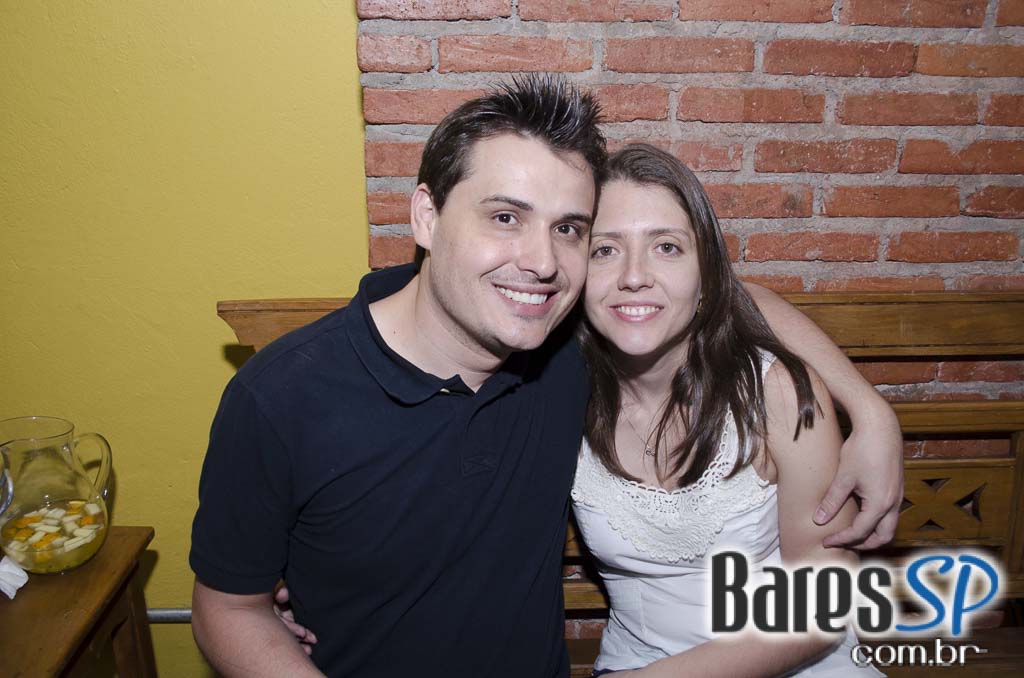 Mahoê recebeu show da cantora Fabiana Delz agitando o happy hour de sexta Mahoê recebeu show da cantora Fabiana Delz agitando o happy hour de sexta