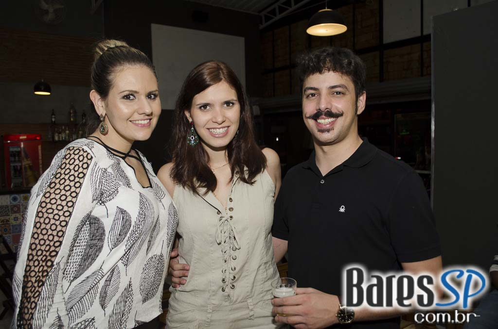 Mahoê recebeu show da cantora Fabiana Delz agitando o happy hour de sexta Mahoê recebeu show da cantora Fabiana Delz agitando o happy hour de sexta