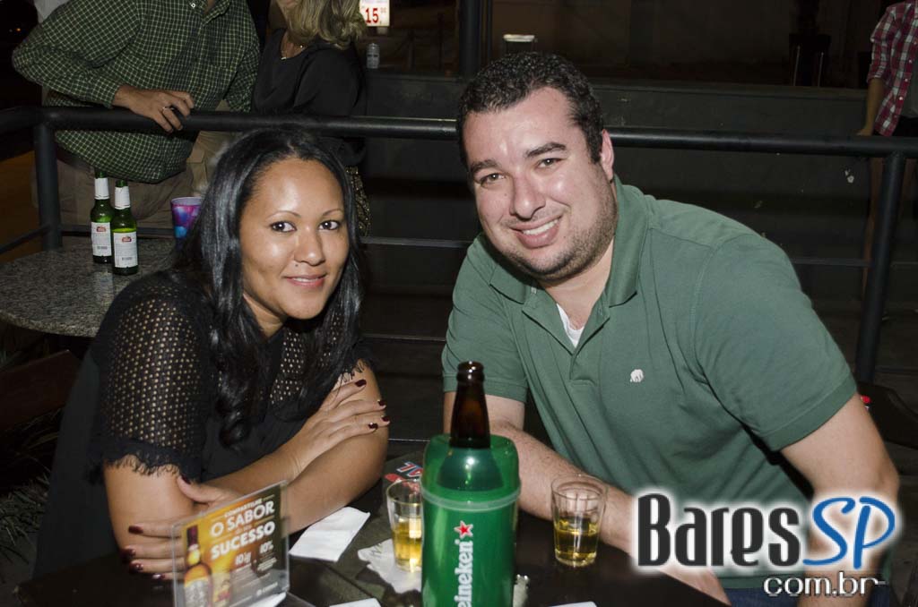 Mahoê recebeu show da cantora Fabiana Delz agitando o happy hour de sexta Mahoê recebeu show da cantora Fabiana Delz agitando o happy hour de sexta